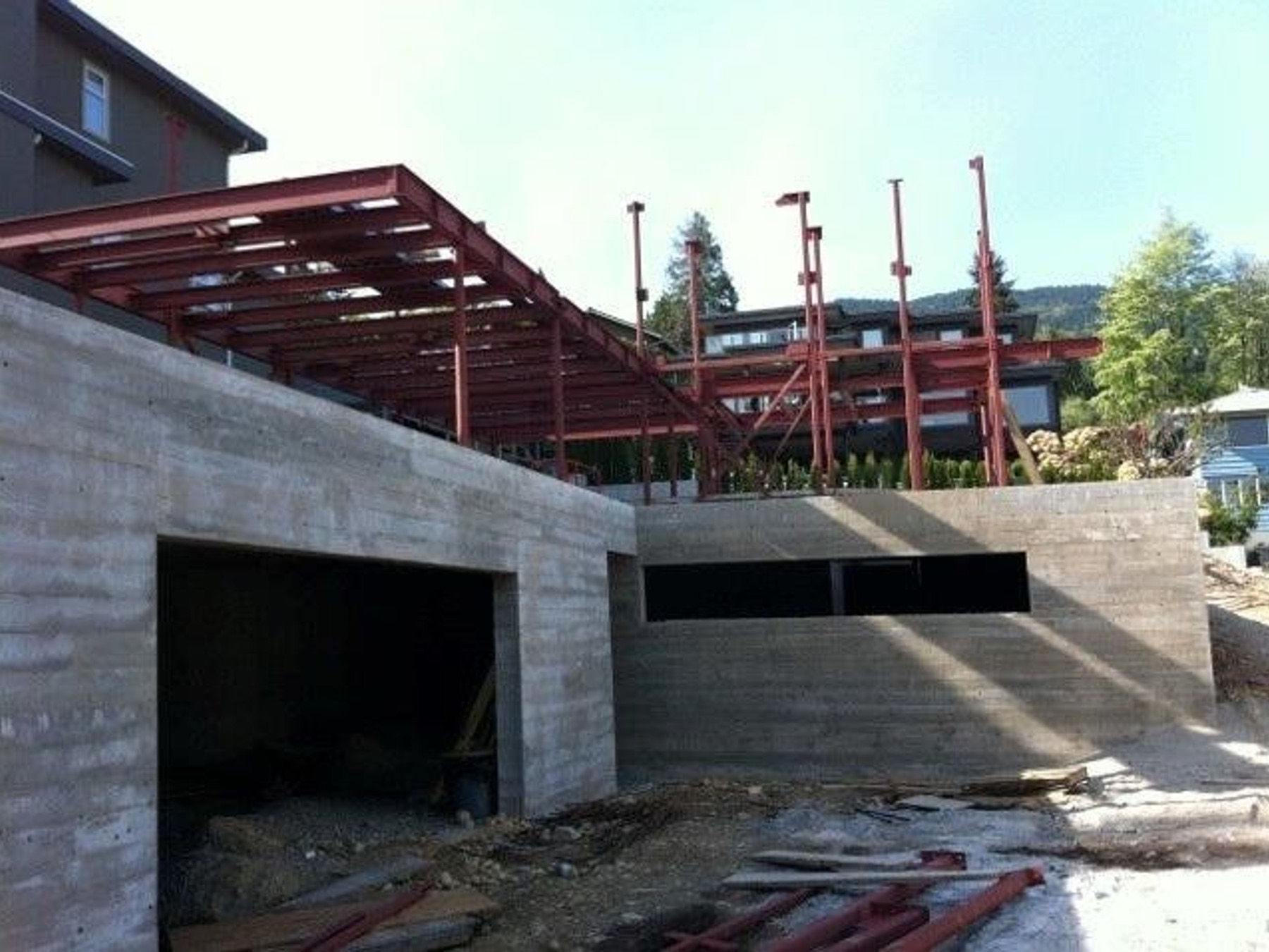 Architectural concrete and structural steel on a hillside residential project